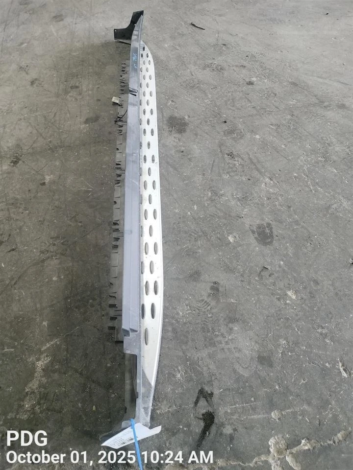 LEFT RUNNING BOARD 1666900075 2014 MERCEDES-BENZ GL550 Foto 2 de 4