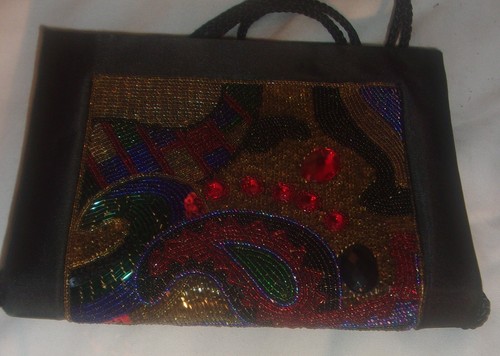 PEQUEÑO HANBAG CARLA MARCHI CON CUENTAS EN MUY BUEN ESTADO UNAS 8 X 6 PULGADAS - Imagen 2 de 4