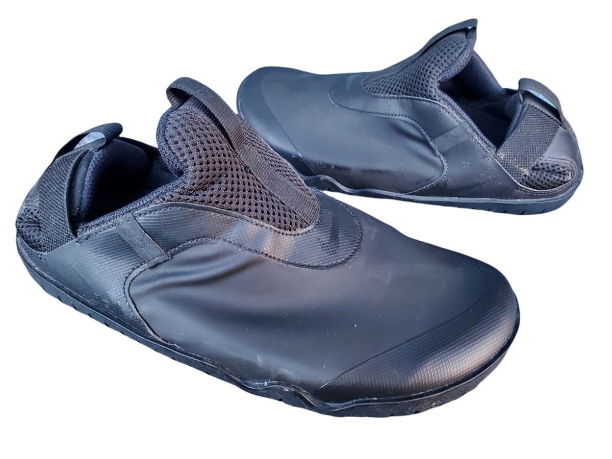 nike zoom pulse triple black