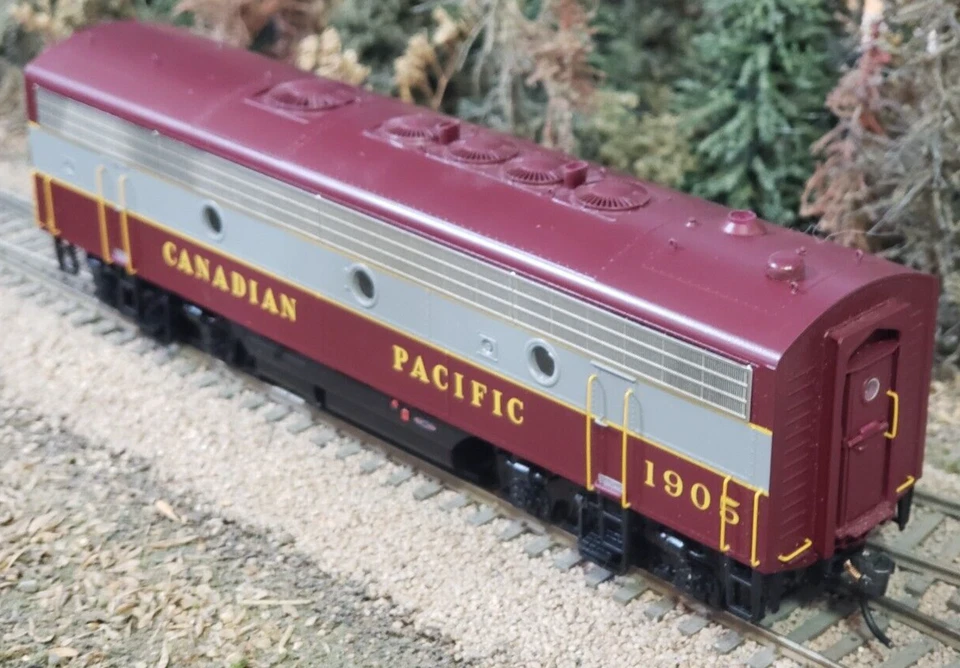 InterMountain - HO - Canadian Pacific (CP) F9B unit Diesel Loco DCC w/Sound 1905 - Image 4 of 4