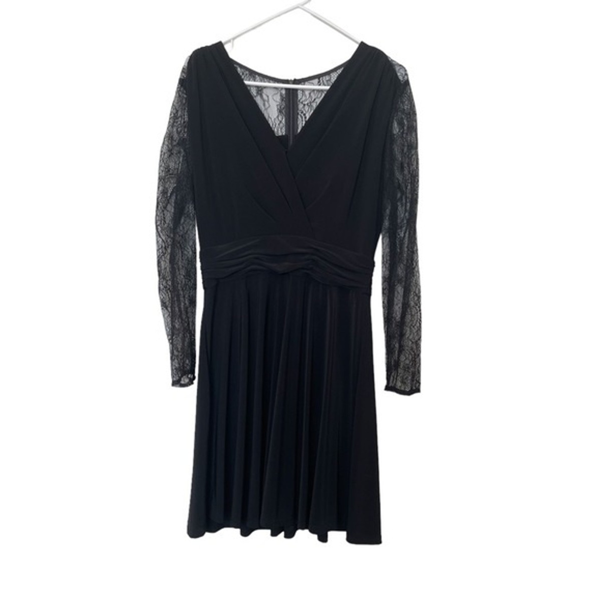 NWT Tahari Long Sleeve Lace Dress in Black, Size 8.