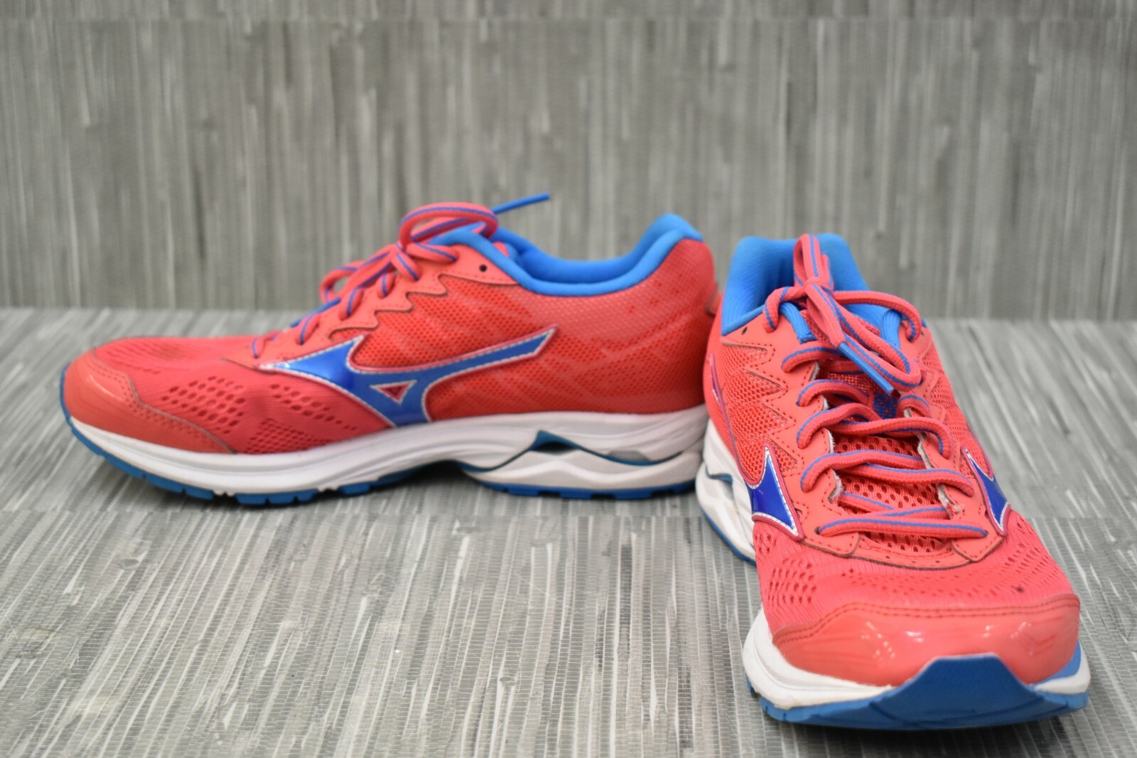 mizuno women's wave rider 20 running shoe