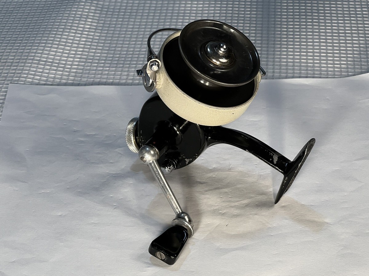 ABU 444 Vintage Spinning Reel Black Satin & Off-White Bezel ABU 444 Vintage Spinning Reel Black Satin & Off-White Bezel