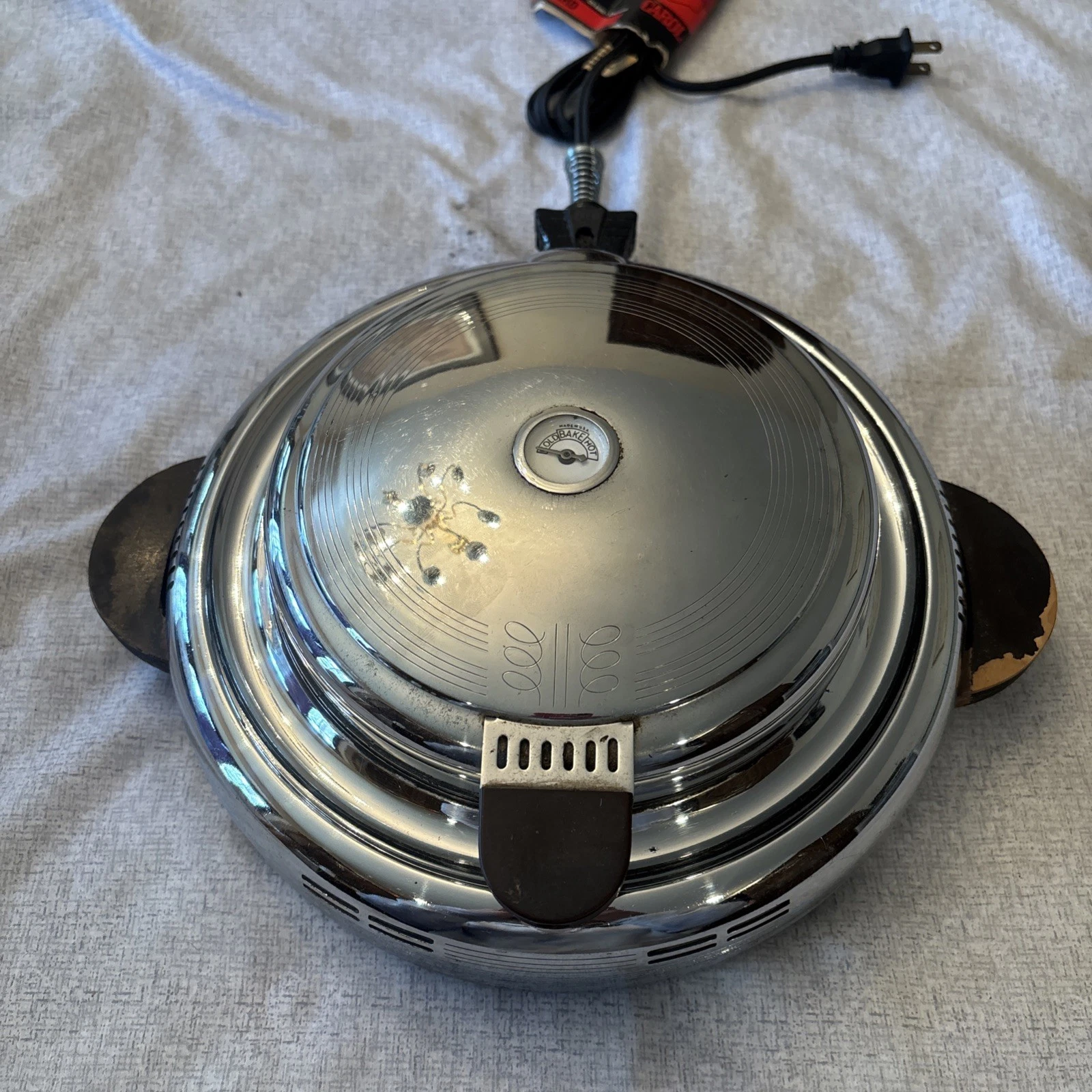 Vintage Toastmaster Waffle Iron Maker Baker Non Stick Chrome W252A Round 8 Works