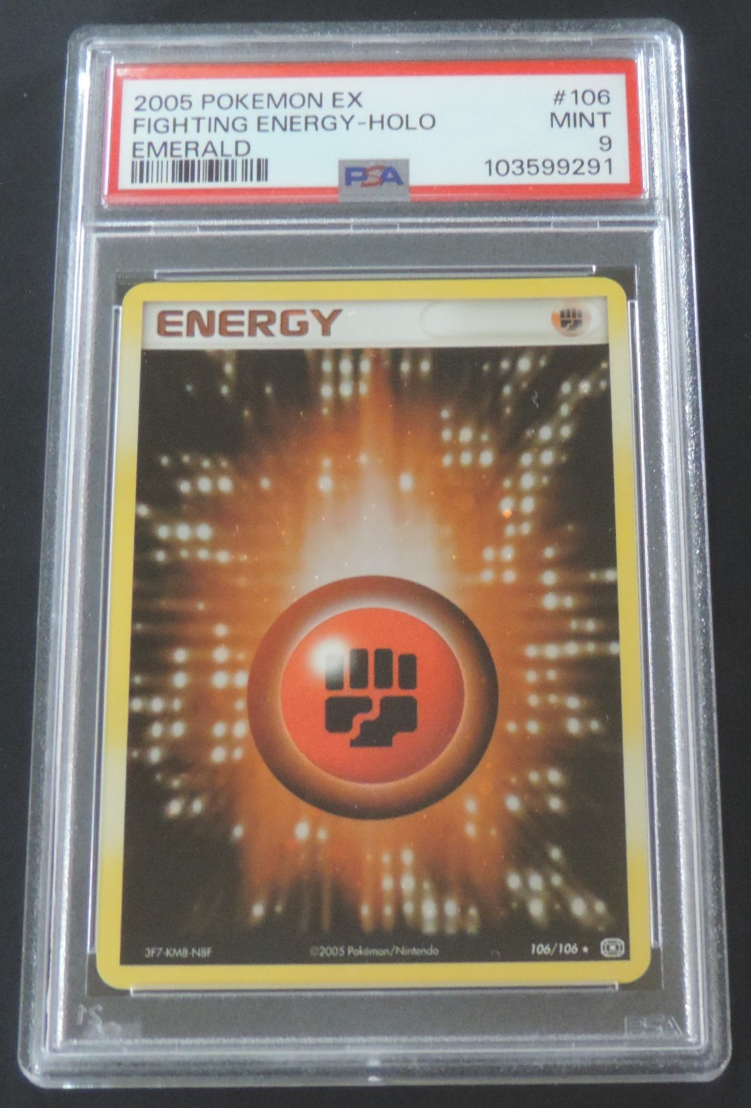 PSA 9 2005 POKEMON EX EMERALD * 4 SWIRLS * FIGHTING ENERGY HOLO #106 RARE !!!