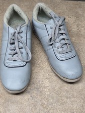 Vintage Woman's Blue 6-1/2 Bowling Shoes Hand Cleaned