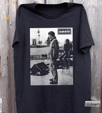 Oasis - Liam Gallagher Smoking Heavy Cotton Black Unisex T-shirt Size S-5XL