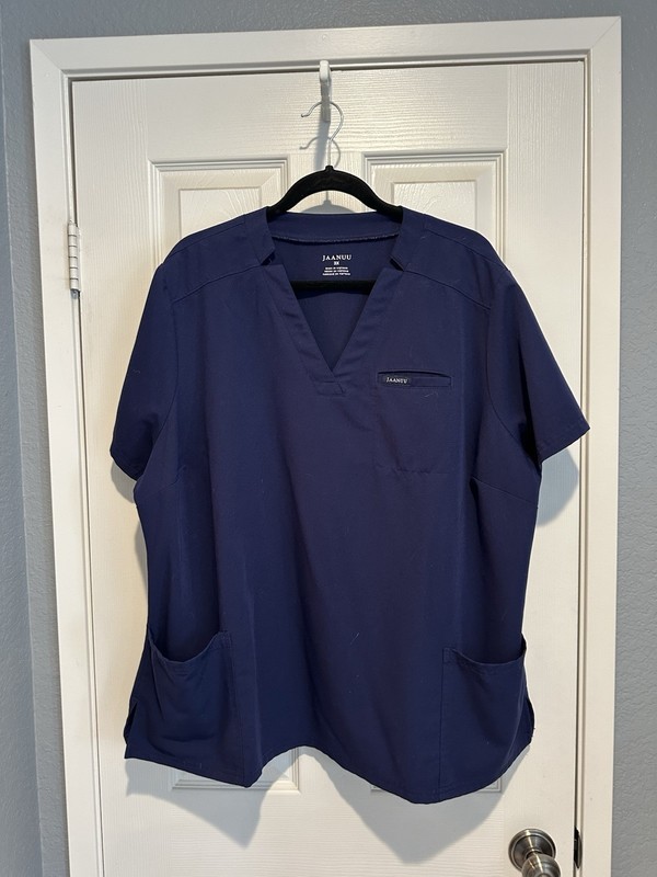 Jaanuu Scrubs Women’s 3 Pocket Scrub Top size 3X Navy Blue EUC