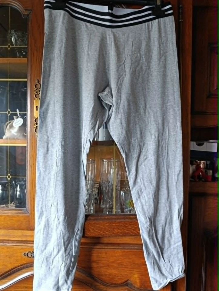 Legging gris, Esmara, taille 46/48 - Photo 1/4
