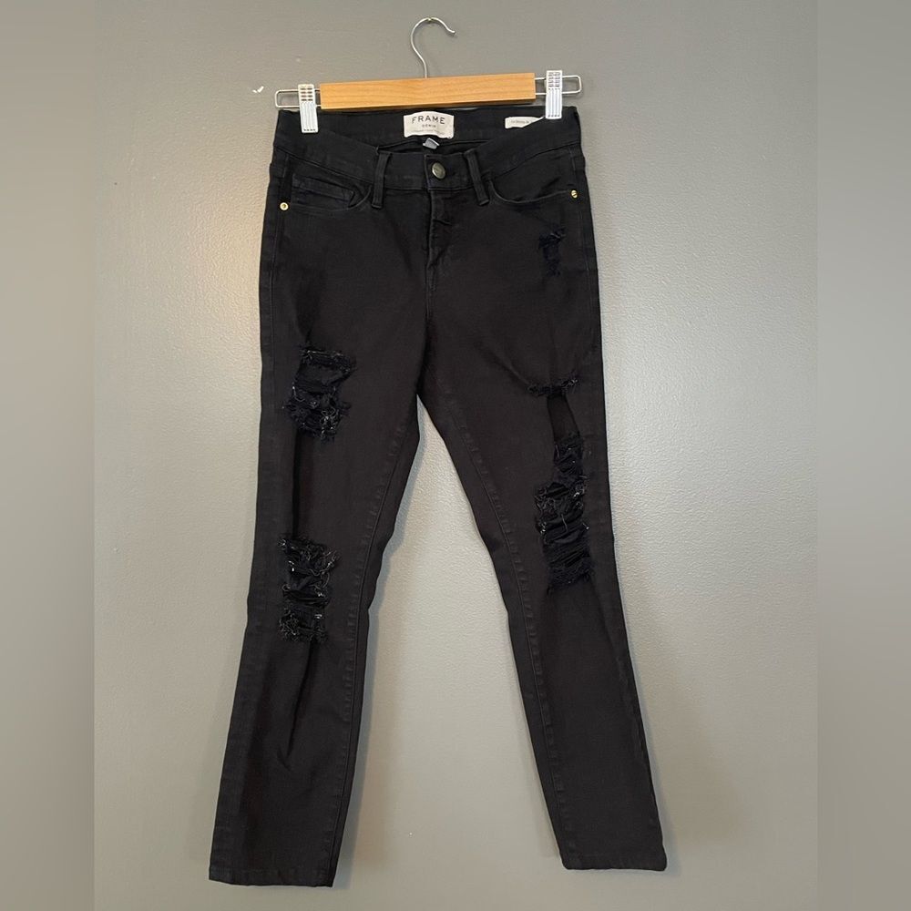 Frame distressed skinny size 26