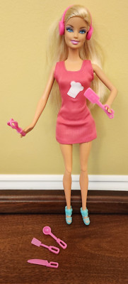 BARBIE DOLL~1998 HEAD~2009 BACK~ARTIC KNEES~BENT ELBOW~DRESS~SHOES~ACCESSORIES