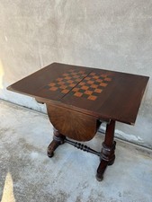 TAVOLINO CON SCACCHIERA E CASSETTO