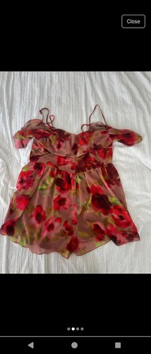 ASOS Curve Playsuit Blumenmuster Größe 20 wunderschön rosa Farben fließend Sommer