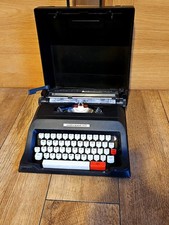 Underwood 142 Vintage Typewriter,  1970's Portable Typewriter