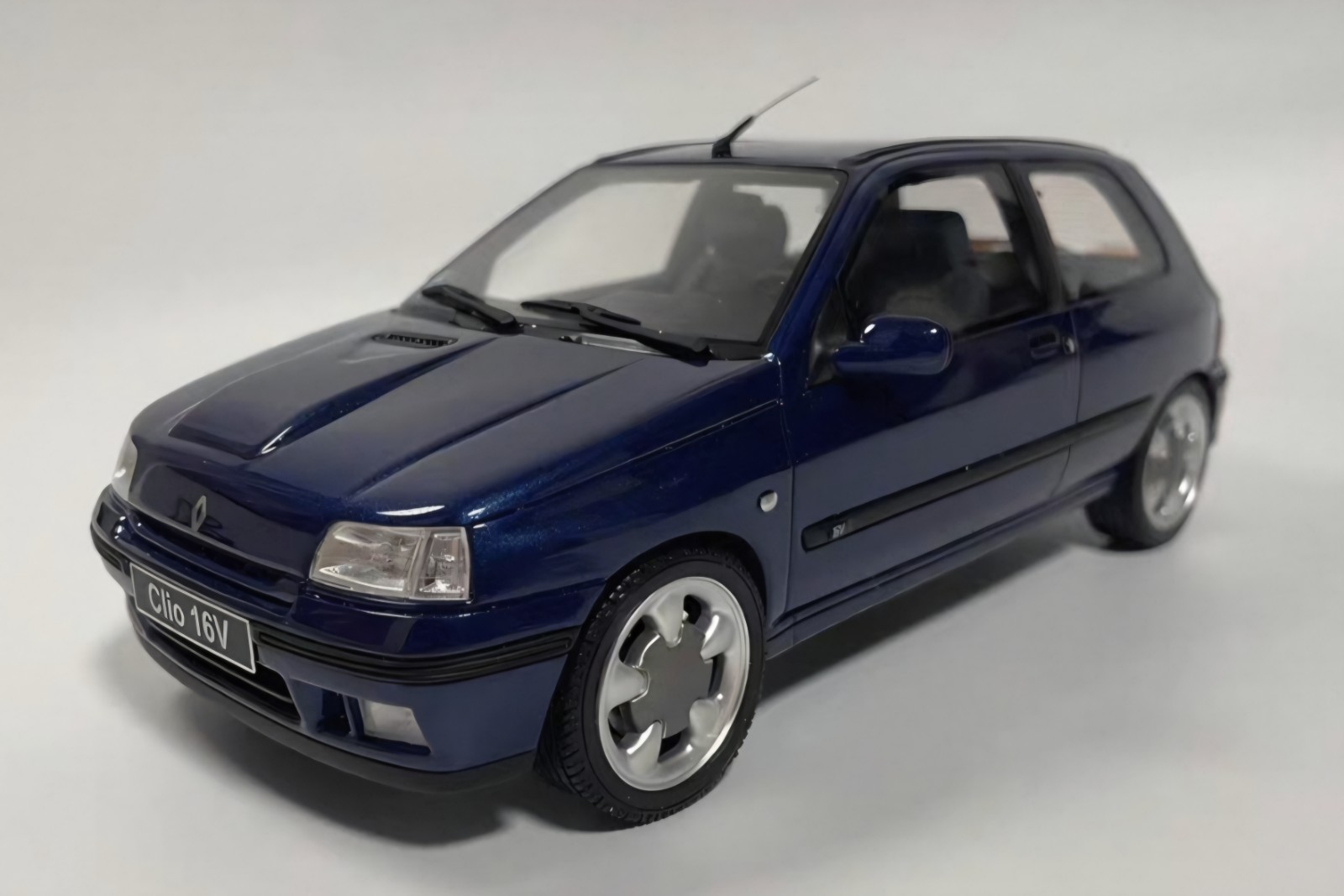 Ottomobile Renault Clio 1 16v Ph.2 1995 Monaco Blue OT744