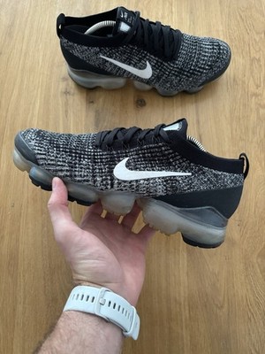 Nike Air VaporMax Flyknit 3 schwarz Grau Gr. 42,5#205 Us 9