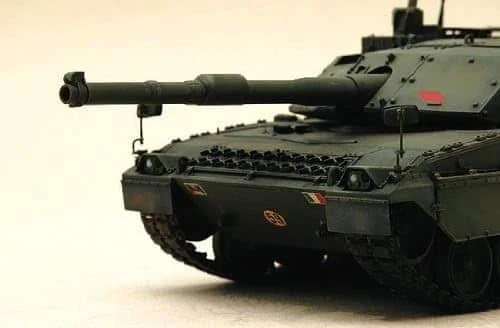 Trumpeter 00332 Italian C1 Ariete MBT Kit Montaggio 1/35 - Immagine 3 di 4
