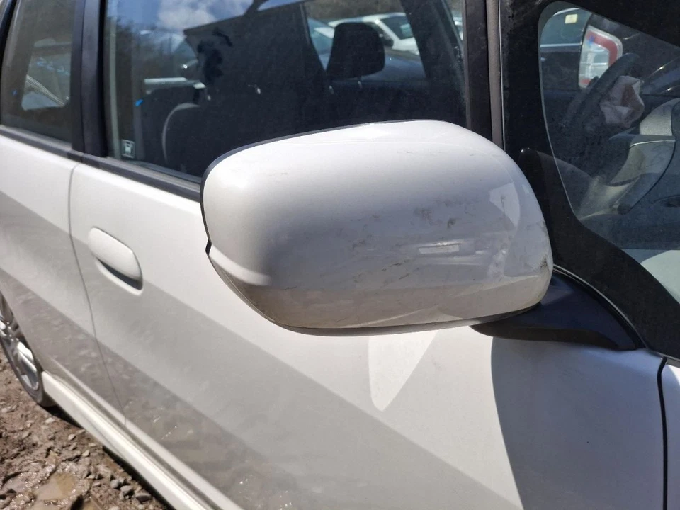 2011 Honda Fit Passenger Side View Mirror OEM Used 128-50344AR WHT 88000 Mi - Image 2 of 4