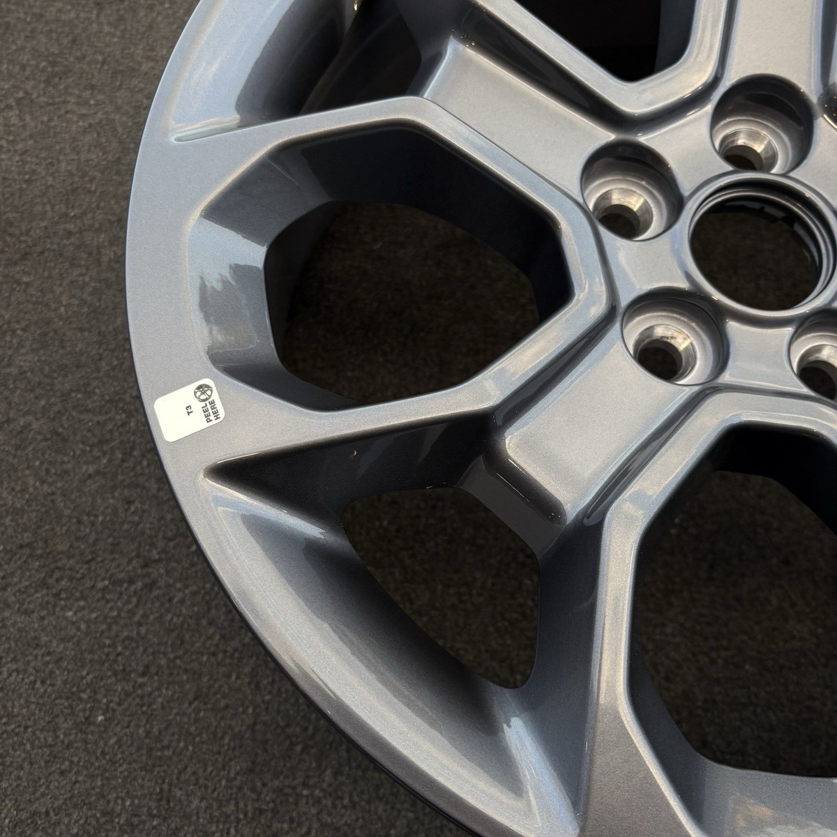 SINGLE 17 INCH WHEEL/RIM FORD MAVERICK 2022-2025 OEM GENUINE GRAY