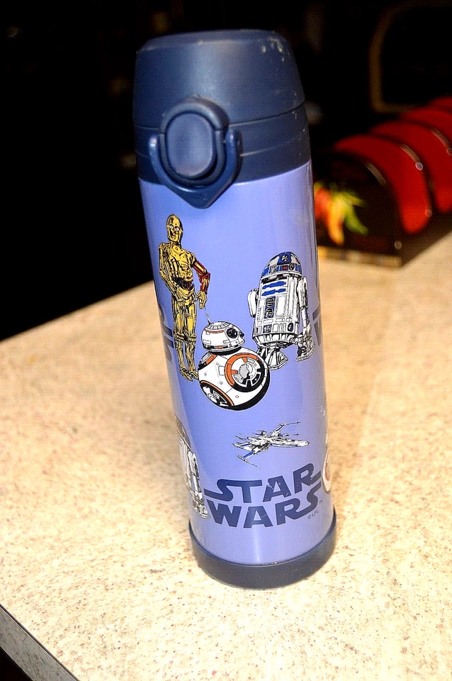 Botella de agua droide Jedi Space 17,8 oz Disney Kids Pottery Barn Star Wars Foto 2 de 4