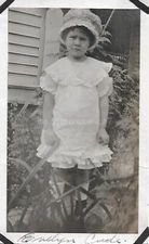 FOUND FAMILY PHOTOGRAPH Black  + White VINTAGE Original 45 40 U