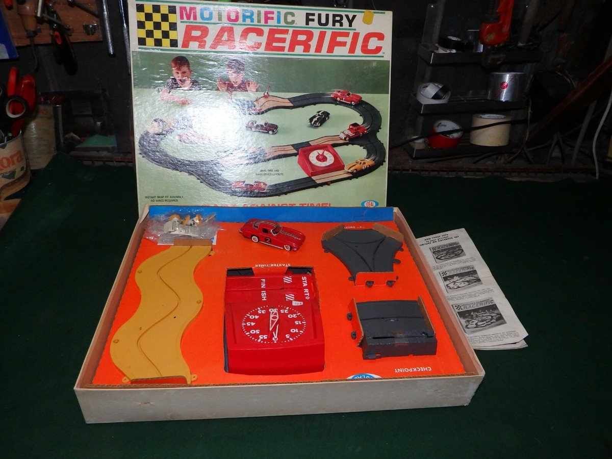 IDEAL MOTORIFIC FURY RACERIFIC TRACK SET WITH CAR WORKS BOXED