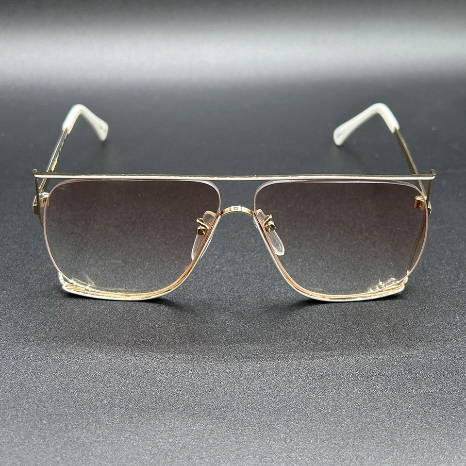 Gafas de sol Tura MOD 443 DE COLECCIÓN BLANCAS doradas con calcetines blancos degradados Japón 143 mm usadas Foto 2 de 4