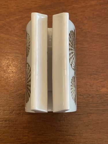 The Indispensable Dispenser Toothpaste Squeezer Germany with Shell Design Beach - Foto 5 di 9