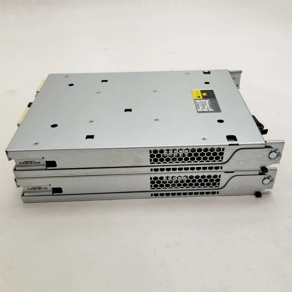 NetApp 111-01287+C1 Disk Array Controller Module (FAS22X0) 111-00846+D6 Lote de 2 Foto 4 de 4