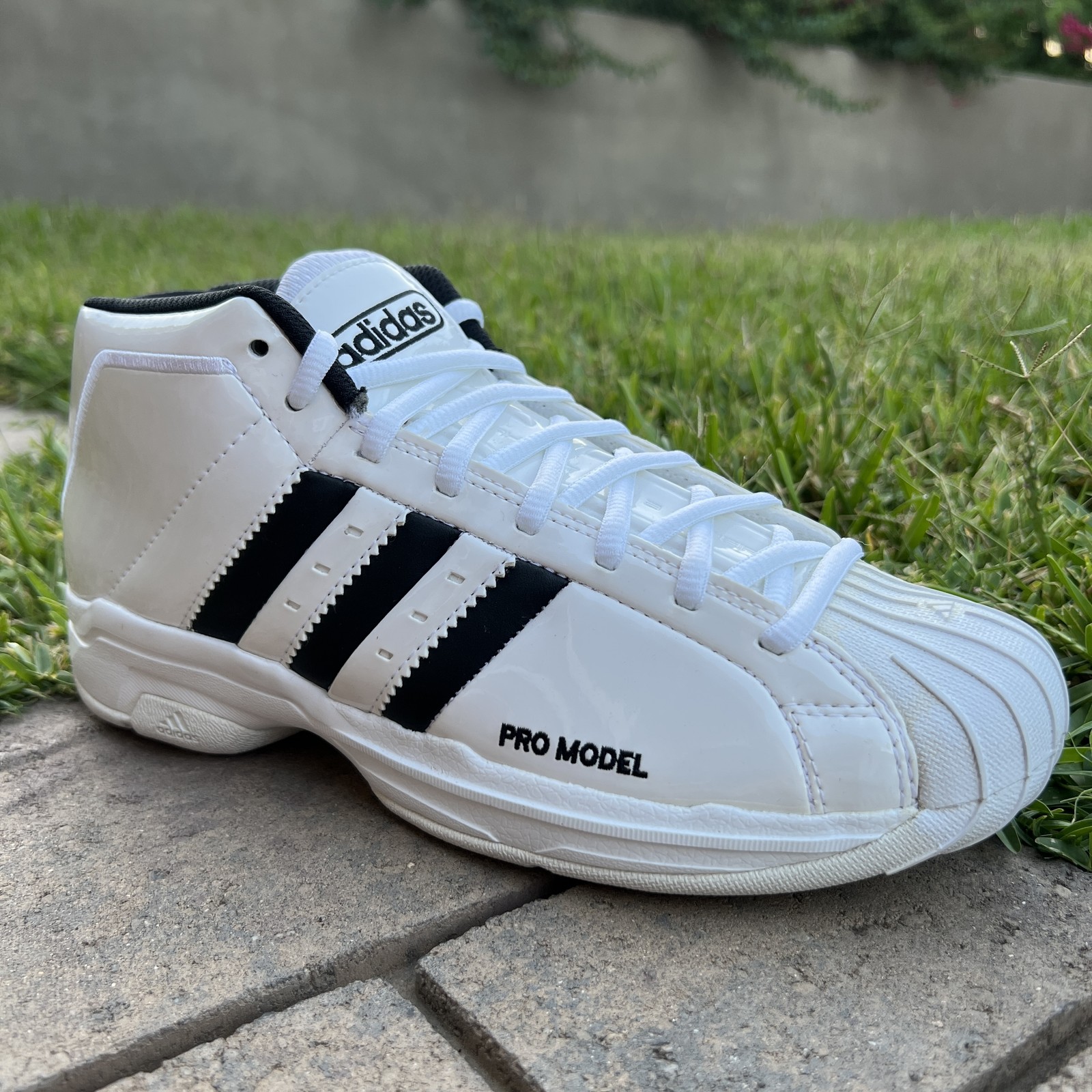 Mens Size 7 White Black Basketball Sneakers Ef9824