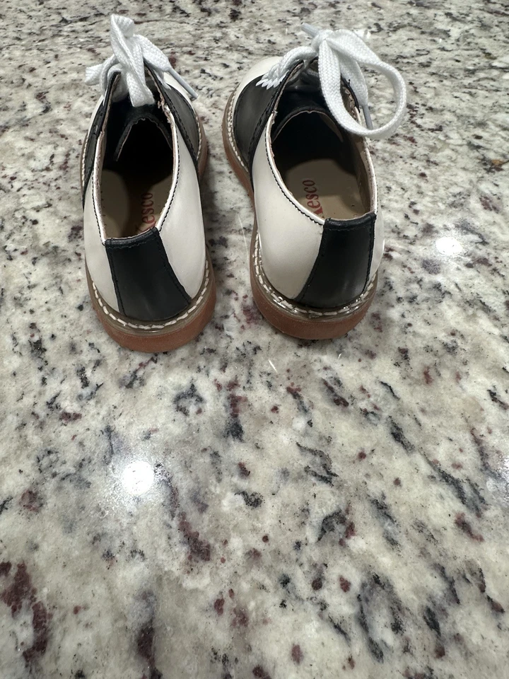 Kesco Kids Saddle Shoes Black And White Size 13.5 - Image 4 of 4