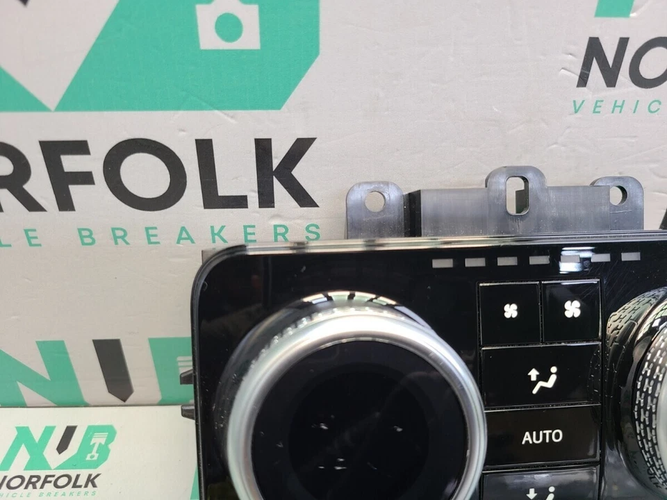 Jaguar I Pace X590 Climate Controls Rear M9D318D687 - Image 4 of 4