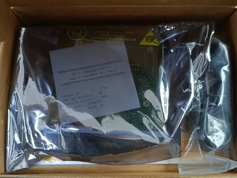 Brand New Apc Schneider Electric It Ap9613 Dry Contact I/O Smartslot Card - Image 2 of 3