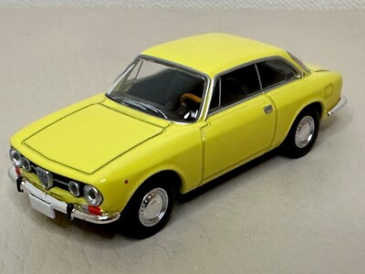 TOMICA LIMITED VINTAGE NEO LV-155c Alfa Romeo 1750GTV Yellow