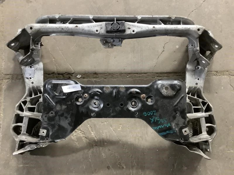 Mercedes Benz CLK350 2006 cupé suspensión delantera travesaño subchasis OEM+ Foto 4 de 4