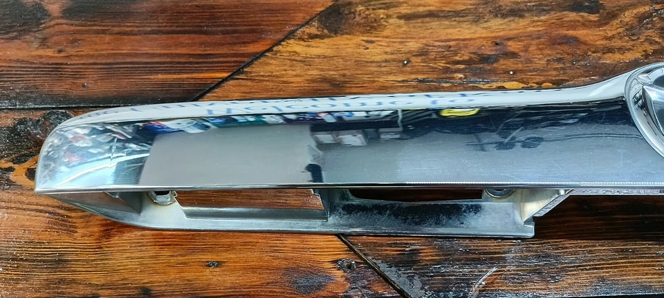 Mazda Tribute 2003-2006 adorno trasero moldura panel cromo puerta levadiza mtd fabricante de equipos originales Foto 4 de 4