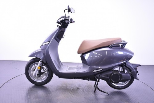 2022 KYMCO i-ONE 50cc BRANDNEW ELECTRIC PREREGISTERED SCOOTER DELIVERY MILEAGE - Picture 2 of 13