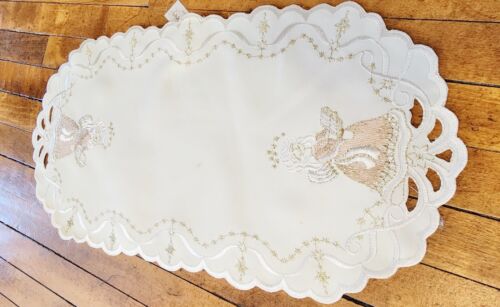 Vtg Christmas Plauener Spitze Doily Embroidered Angel  Gold Stars 9x17.5 Inch - Picture 1 of 4