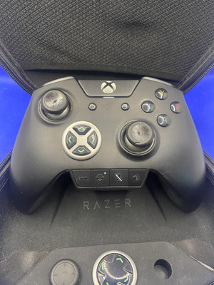 Razer Wolverine Ultimate Xbox One Controller Black With Case RZ06-0225