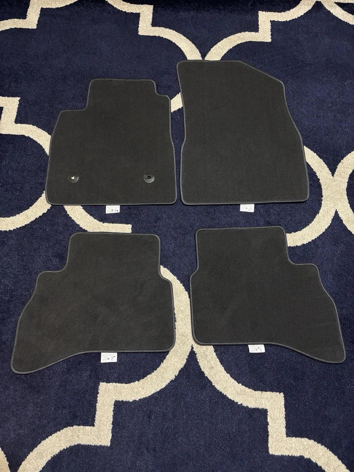 Juego de alfombrillas GM OEM Buick Encore GX 2020-24 alfombra negro azabache sin logotipo 42697796 Foto 3 de 4