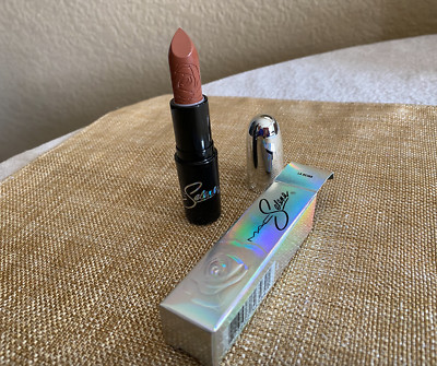 MAC Selena LIMITED EDITION Lipstick in La Reina - NEW - Authentic