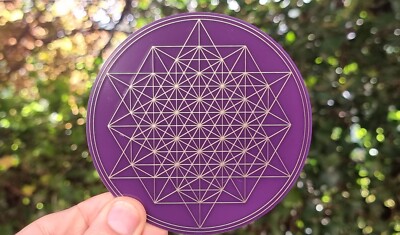 Rasterscheibe mit 64 Tetraedern und Blume des Lebens - Anfangssamen der Geometrie