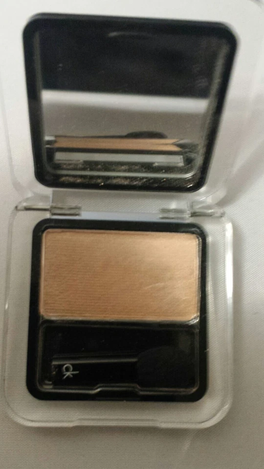 Sombra intensa Calvin Klein Tempting Glance - #119 Chanterelle - Imagem 4 de 4