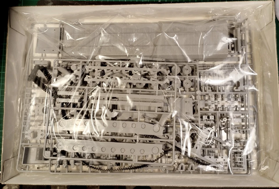 kit Hasegawa scala 1:72 Mörser Karl on Railway Carrier - Immagine 2 di 3