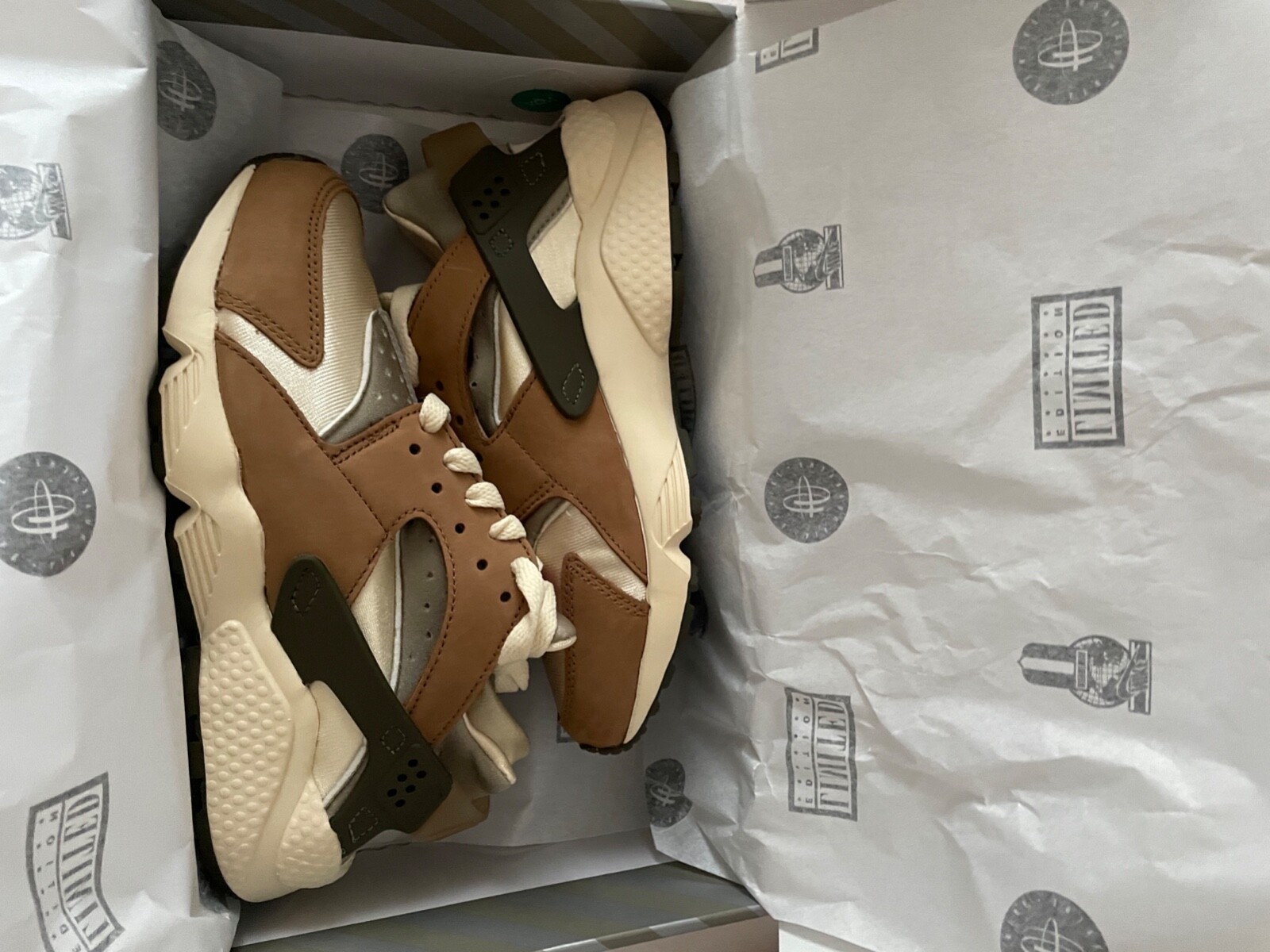 nike desert oak