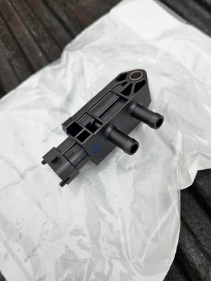 #ad Volvo DPF Delta Pressure Sensor PN 24405156 $88.94