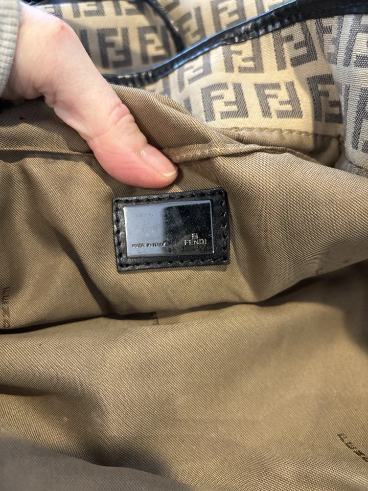 Auténtico bolso shopper Fendi Foto 2 de 4