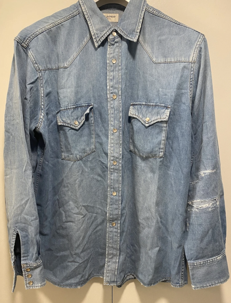 Saint Laurent × Hedi Slimane s s 17 camicia denim oversize effetto invecchiato western