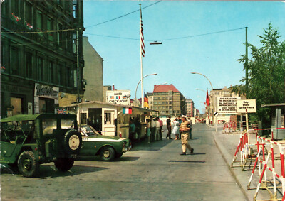AK Berlin, Checkpoint Charlie Passierstelle Friedrichstraße 70er? (Nr. 1798)