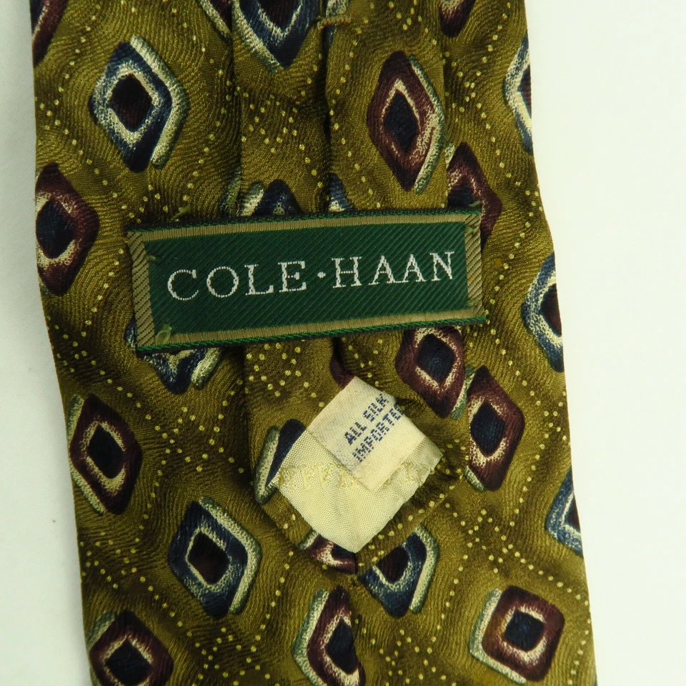 Gravata masculina Cole Haan com diamantes geométricos verde 57 x 3,75 arte abstrata - Imagem 3 de 4